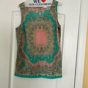 Sleeveless  pastel colored top in large